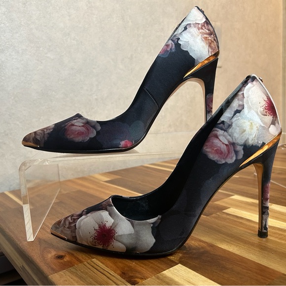 Ted Baker Kawaap Chelsea Navy Floral Metallic Accent Bow Detail Closed Toe Heel - Picture 3 of 8